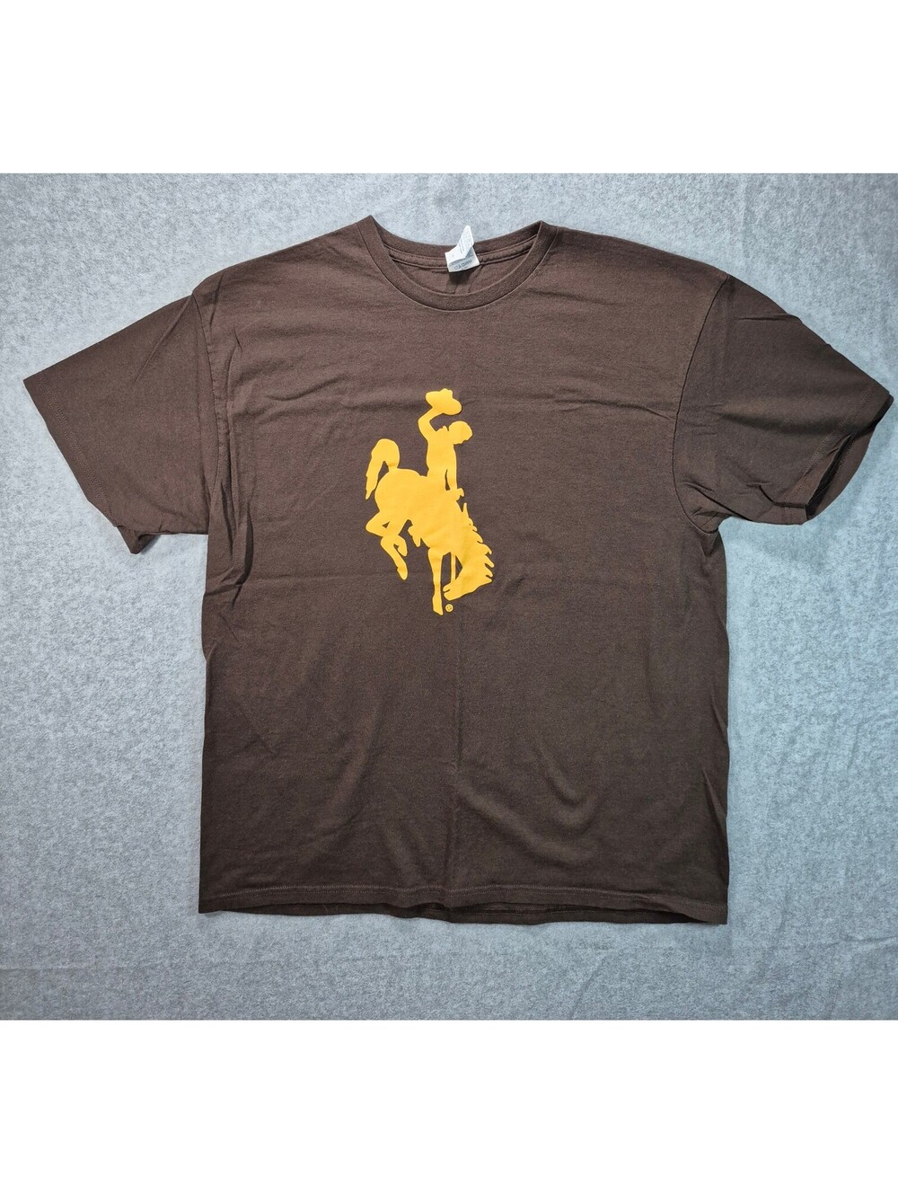 University of Wyoming Cowboys Bucking Horse Logo Brown Gold T-Shirt XL